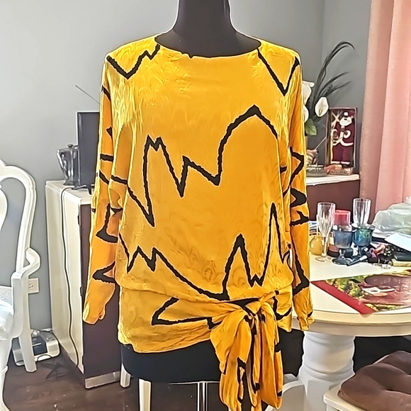 Saint Romei Designer Blouse, Sz 4, Yellow w/Black Designs, 100% Pure Silk, Lined - Picture 1 of 9